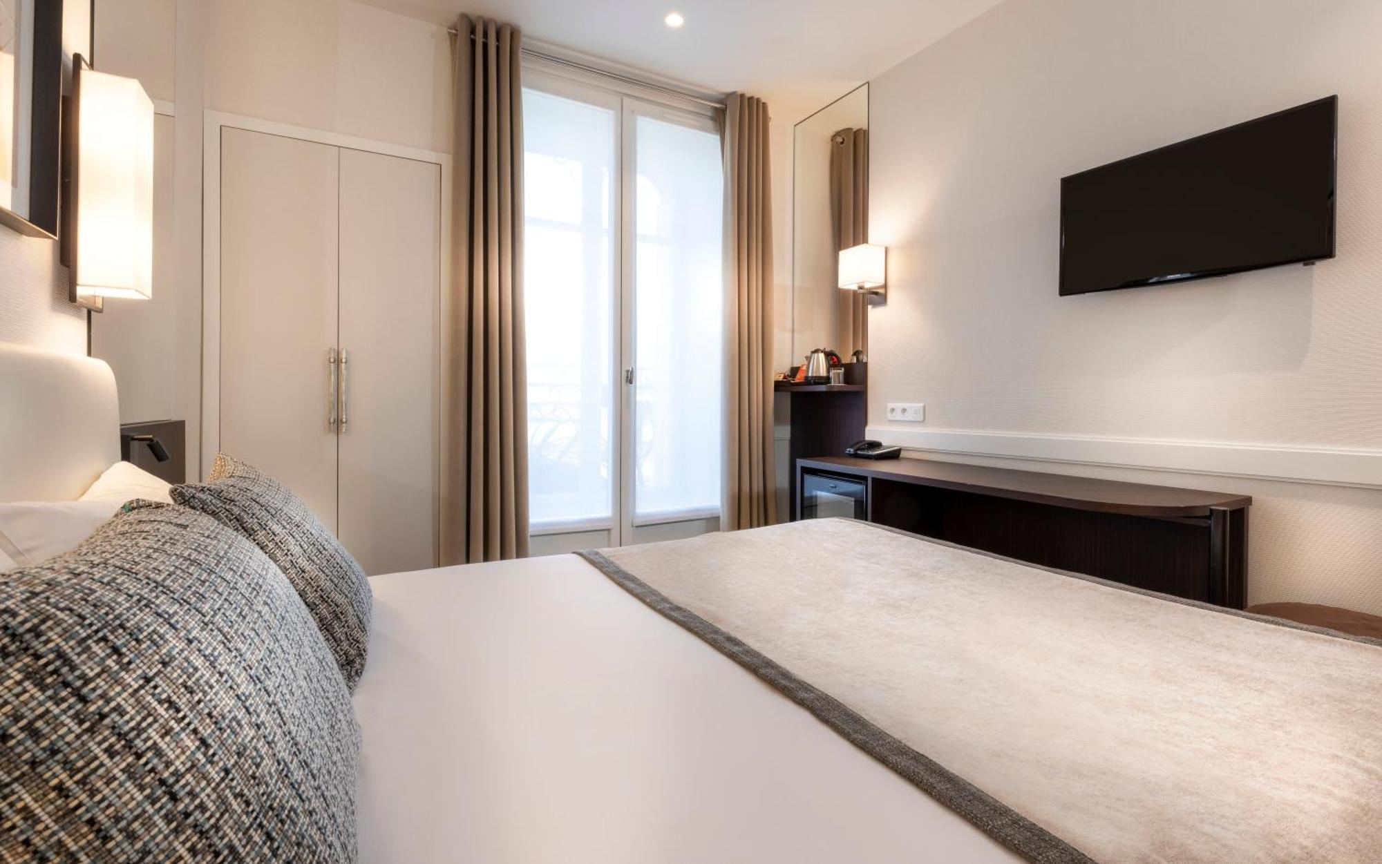 Hotel Elysées Ceramic 3*